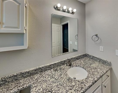 604 Ashby Place - Photo Thumbnail 16