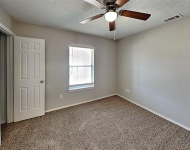 604 Ashby Place - Photo Thumbnail 13