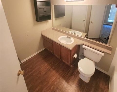 18333 Roehampton Drive - Photo Thumbnail 6