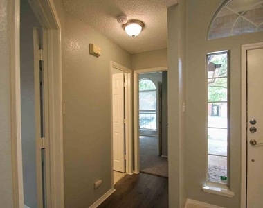 2932 Dover Drive - Photo Thumbnail 13