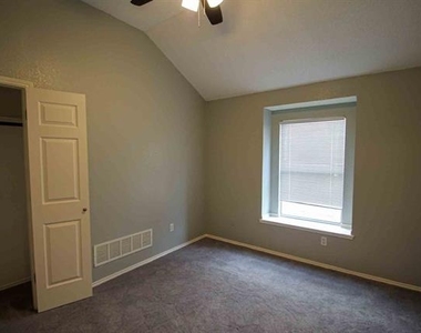 2932 Dover Drive - Photo Thumbnail 20