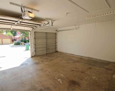 2932 Dover Drive - Photo Thumbnail 25