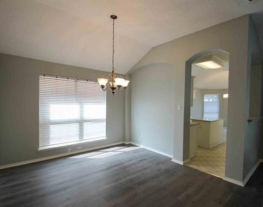 2932 Dover Drive - Photo Thumbnail 22