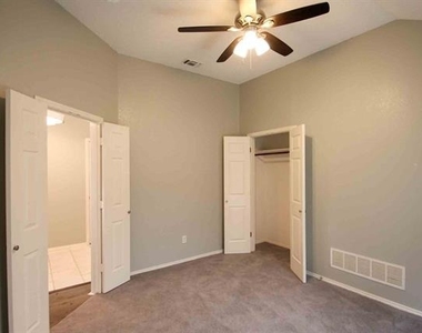 2932 Dover Drive - Photo Thumbnail 15