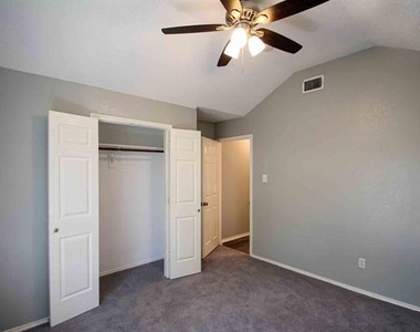 2932 Dover Drive - Photo Thumbnail 18