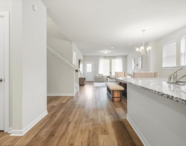 5522 Juniper Drive - Photo Thumbnail 3