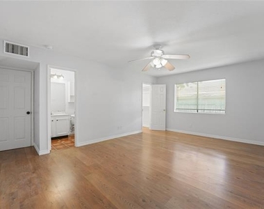 9214 Vagas Drive - Photo Thumbnail 19