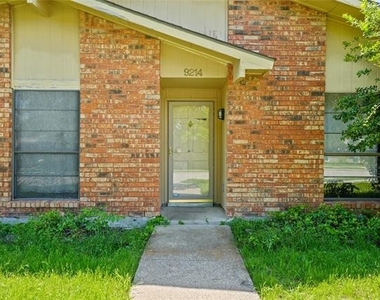 9214 Vagas Drive - Photo Thumbnail 2