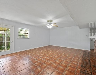 9214 Vagas Drive - Photo Thumbnail 6