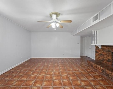 9214 Vagas Drive - Photo Thumbnail 7