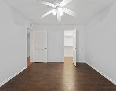 9214 Vagas Drive - Photo Thumbnail 15