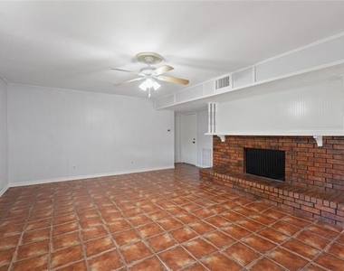 9214 Vagas Drive - Photo Thumbnail 8