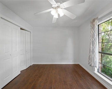 9214 Vagas Drive - Photo Thumbnail 17