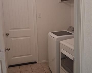 1106 Nickel Street - Photo Thumbnail 10