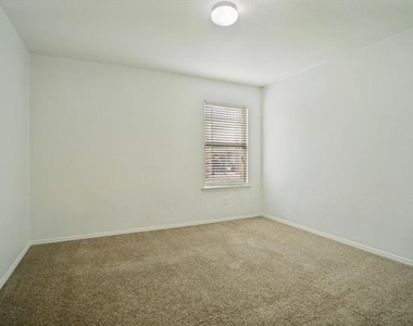 1106 Nickel Street - Photo Thumbnail 16