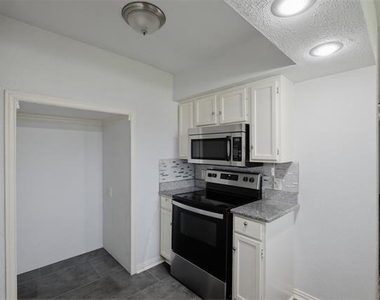 3500 Statler Drive - Photo Thumbnail 6