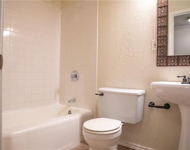 1325 Smilax Avenue - Photo Thumbnail 15