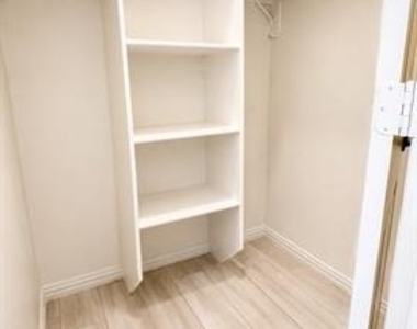316 Mark Street - Photo Thumbnail 18