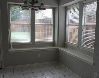 3623 Rodale Way - Photo Thumbnail 6