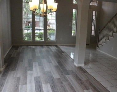 3623 Rodale Way - Photo Thumbnail 3