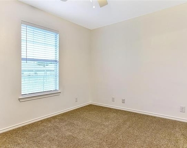 1026 W Coffin Street - Photo Thumbnail 12