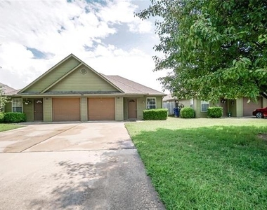 1026 W Coffin Street - Photo Thumbnail 24