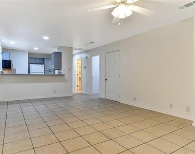 1026 W Coffin Street - Photo Thumbnail 2