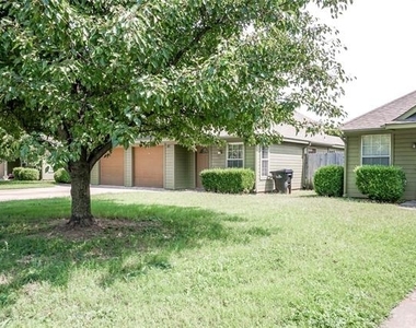 1026 W Coffin Street - Photo Thumbnail 25