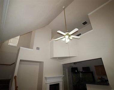 543 Hawken Drive - Photo Thumbnail 3