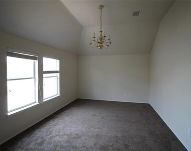 543 Hawken Drive - Photo Thumbnail 8