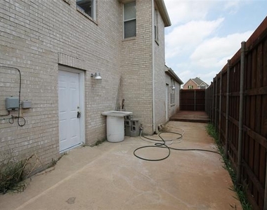 543 Hawken Drive - Photo Thumbnail 13