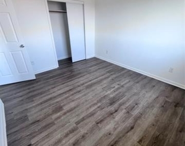 313 Lead Creek Drive - Photo Thumbnail 4