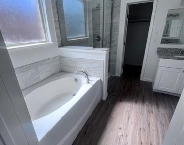 313 Lead Creek Drive - Photo Thumbnail 15