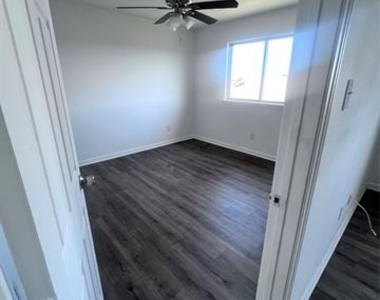 313 Lead Creek Drive - Photo Thumbnail 5