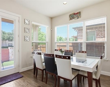 2304 Lynbridge Circle - Photo Thumbnail 15