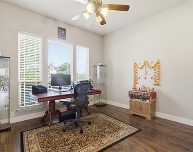2304 Lynbridge Circle - Photo Thumbnail 22