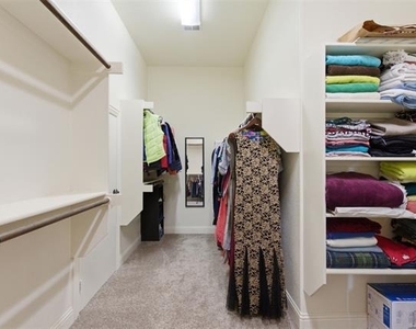 2304 Lynbridge Circle - Photo Thumbnail 21