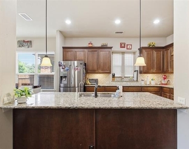 2304 Lynbridge Circle - Photo Thumbnail 13