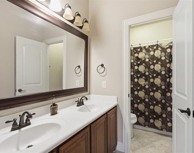 2304 Lynbridge Circle - Photo Thumbnail 28