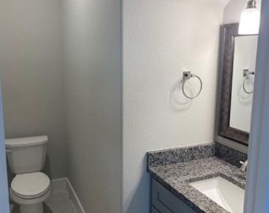 676 The Cottages Drive - Photo Thumbnail 9