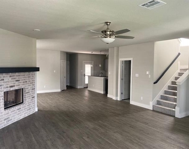 676 The Cottages Drive - Photo Thumbnail 1