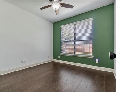2468 Lakeland Drive - Photo Thumbnail 21