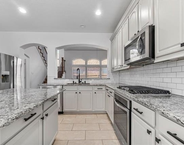 2468 Lakeland Drive - Photo Thumbnail 14