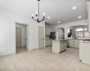2468 Lakeland Drive - Photo Thumbnail 12