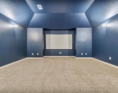 2468 Lakeland Drive - Photo Thumbnail 24