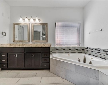 2468 Lakeland Drive - Photo Thumbnail 19