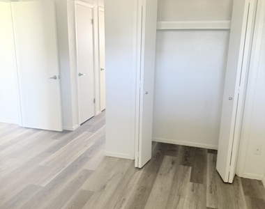 7141 N 16th Street - Photo Thumbnail 5