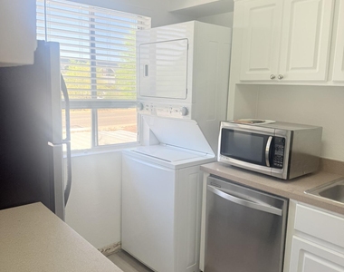 7141 N 16th Street - Photo Thumbnail 4