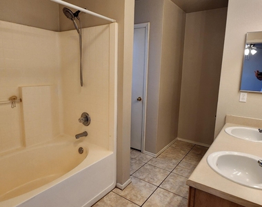 3709 E Jasper Drive - Photo Thumbnail 11