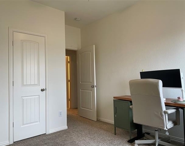 233 Irick Court - Photo Thumbnail 13